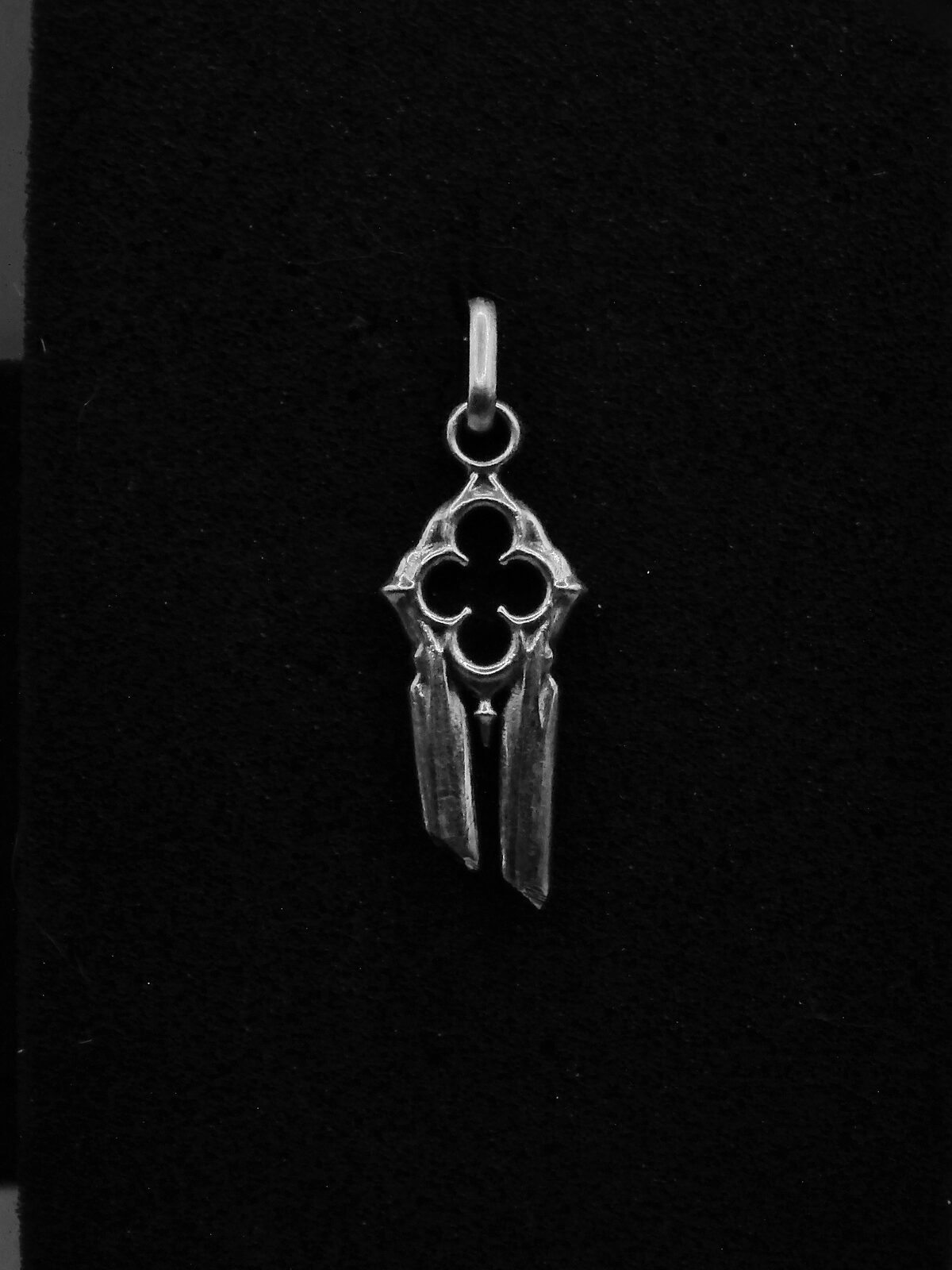 FALLEN PINNACLE PENDANT