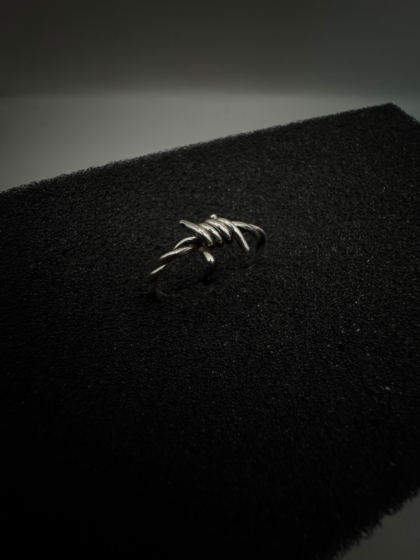 BARBED WIRE RING