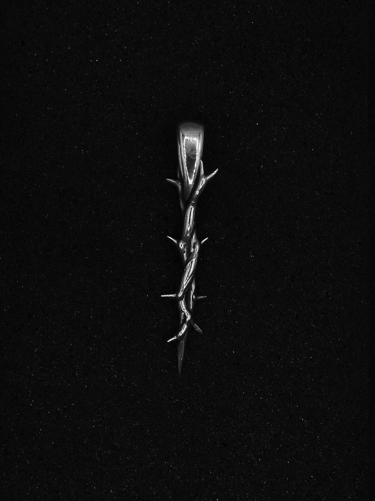 THORN PENDANT